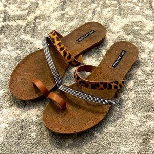 Very cute leopard flats